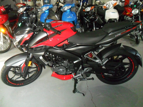 Imagen 1 de 8 de Bajaj Rouser Ns 200