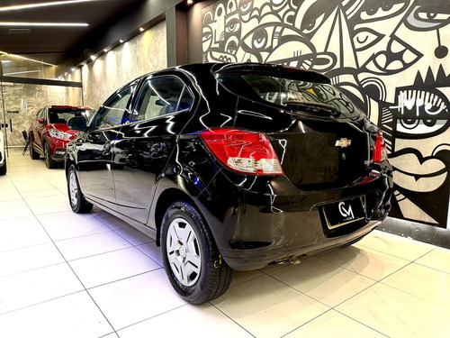 Chevrolet Onix Onix 1.0 LT SPE/4