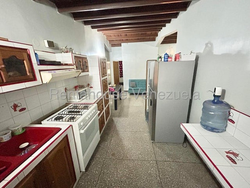 Erika Armeya Vende, Casa En La Urbanizacion Santa Cecilia De Cabudare. Flex: 25-20453