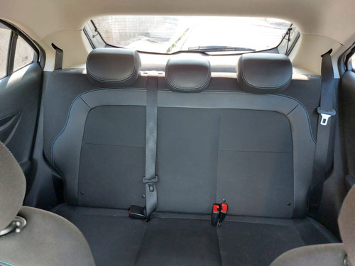 Chevrolet Onix Joy hatch 1.0 8V Black Edition Flex