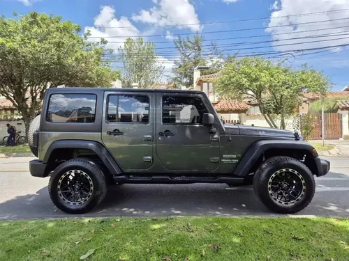 Jeep Wrangler Unlimited 3.6 Sport Unlimited