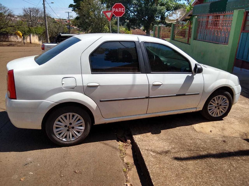 Renault Logan 2010 1.0 16v Expression Hi-flex 4p