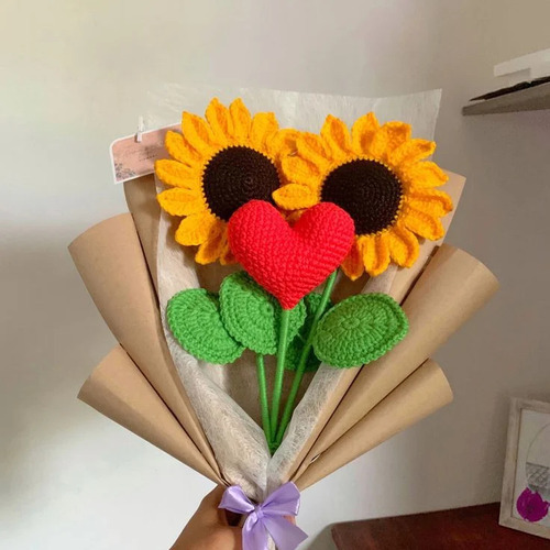 Arreglo De Flores Tejidas Eternas Girasoles Y Corazón Novios