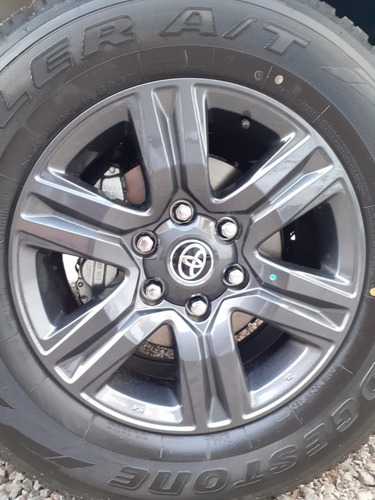 Imagen 13 de 13 de Toyota Hilux 2.8 Cd Srv 177cv 4x4 At 2022 0 Km -en Stock-