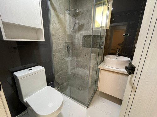 Venta De Imponente Y Lujoso Town House En Viilas De Camoruco