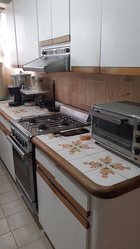 Se Alquila Habitación Para Caballero En La Carlota.