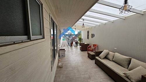 Qval Vende Espectacular Casa De 2 Pisos Con Recepción Comerc