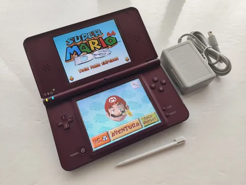 Consola Nintendo Dsi Xl Color Granate + 8gb + R4 + Stylus (Usado)