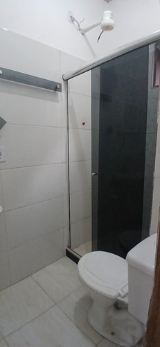 Kitinet De Laje Podendo Construir Em Cima. Pequeno Quintal