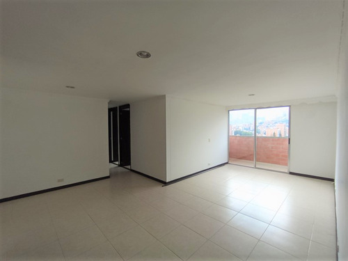 Apartamento En Arriendo Ubicado En Medellin Sector Los Colores (23870).