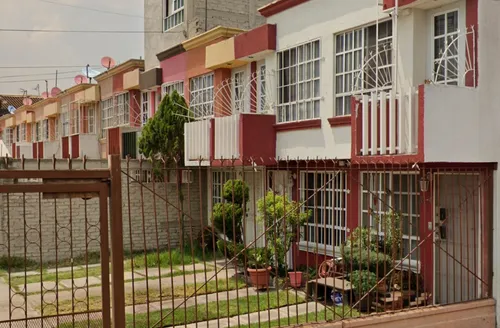 Casa En Venta, Recuperación Bancaria, Col. Los Heroes Tecamac, Tecamac, Estado De Mexico. Jf08