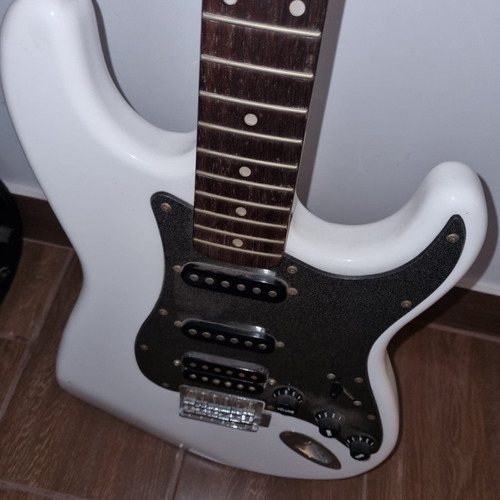 Guitarra Electrica Squier Strat Fender White