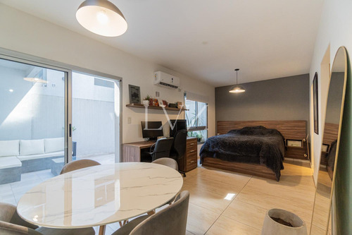 Venta Departamento Monoambiente Con Patio Y Cochera - Villa Devoto