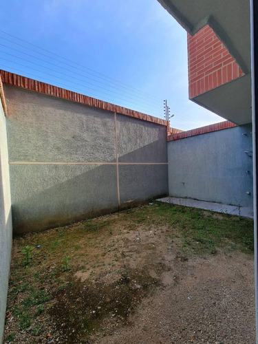 Imagen 12 de 12 de Venta Townhouse Valles De Camoruco Carmen Gonzalez