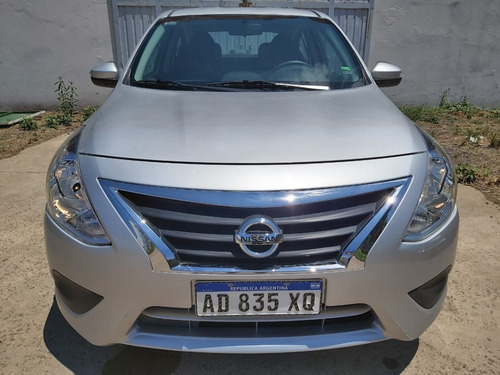 Nissan Versa Sense 2019 Gris