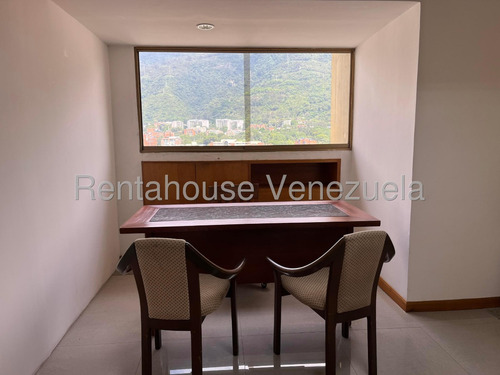 Oficina Centro En Venta En Los Dos Caminos. Cecilia Gutierrez. 25-18382