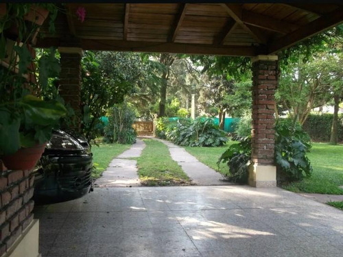 Quinta De 3 O 4 Amb, 3 Baños Parrilla Gran Parque Con Pileta Y Arboles - Gonzalez Catan