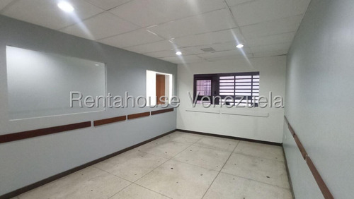 Dalisa Bigott Alquila Casa Comercial En Carmen Victoria, Este De Barquisimeto | 410 M², Aire Acondicionado Central, Estacionamiento Para 4 Vehículos | #25-18093