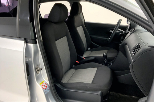 Imagen 7 de 25 de Volkswagen Vento 4 Pts Starline, Tm5, A/ac, Mp3, R-15