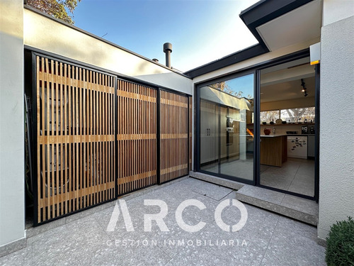 En Venta Casa Completamente Remodelada. Ñuñoa