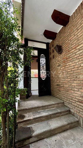 Casa En Renta En Condominio En Tecamachalco Totalmente Remodelada