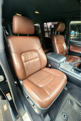 Imagen 11 de 12 de Toyota Land Cruiser 200