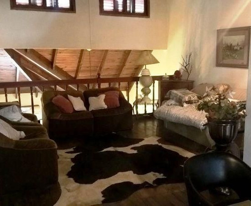Imagen 11 de 22 de Casa En Venta De 4 Dormitorios En La Cumbre, La Plata.