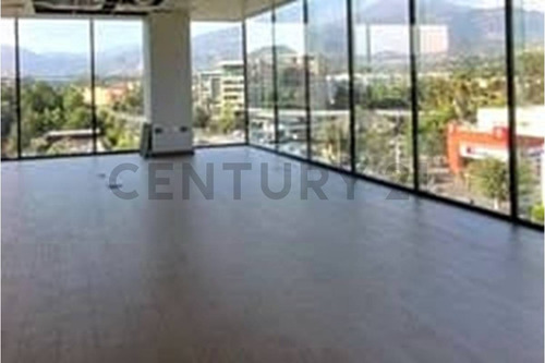 Oficina En Arriendo En La Dehesa Excelente Ubicacion