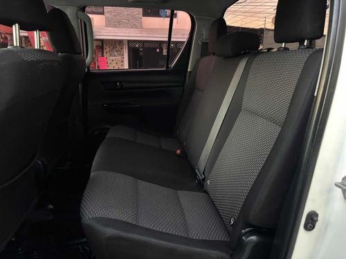 Toyota Hilux 2.7 Cabina Doble Sr Mt