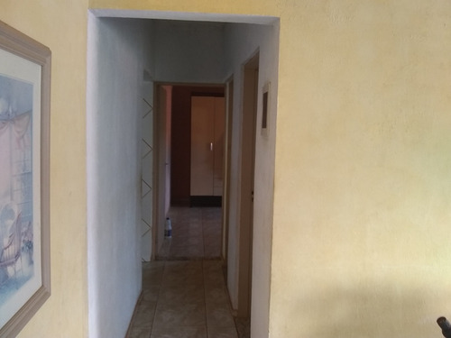 Casa Com 3 Dormitórios 1 Banheiro Lavanderia