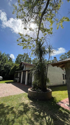 Casa En Venta - 5 Dormitorios 3 Baños - 1200mts2 - La Plata