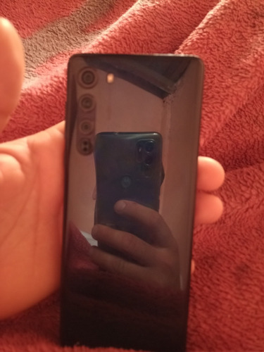 Imagen 2 de 2 de Celular Moto Edge Pantalla Marcada Pero Anda Bien