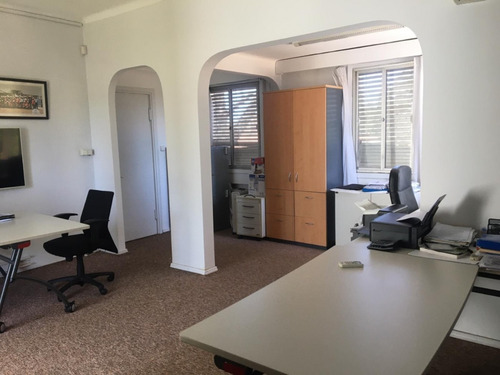 Edificio En Venta Ideal Para Oficina En Carrasco Sur!