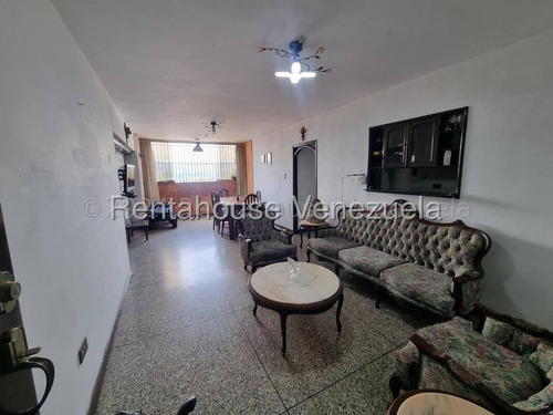 César Bullones Vende Magnífico Apartamento En Av Lara, Lara 25-18566