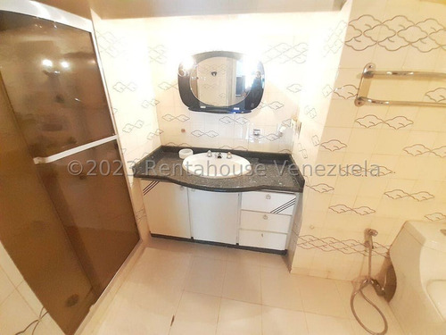 Apartamento En Venta En Los Naranjos Del Cafetal Con Espectacular Vista Al Ávila