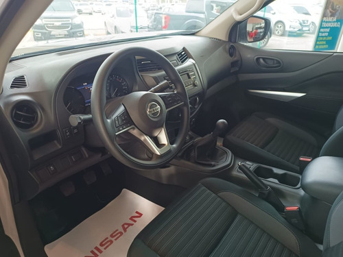 Imagen 5 de 25 de Nissan Frontier 2023 2.3t S 4x2 Mt L22