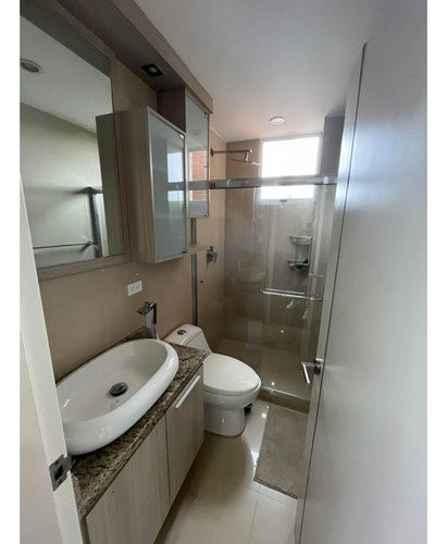 Apartamento Ubicado En La Urbanización Loma Linda