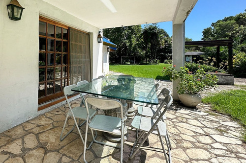 Casa En Venta En Barrio Parque Belen De Escobar
