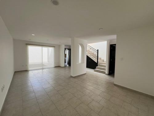 Casa En Renta En Residencial El Castaño Metepec
