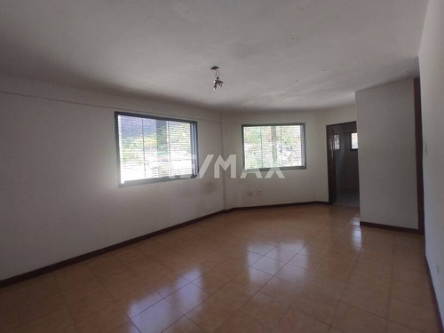 Imagen 12 de 17 de Casa En Clnas De Guataparo Cod:132996 Albert G. 04121444789