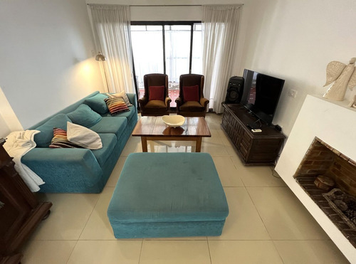 Venta Casa 3 Dormitorios Cochera Pileta V Cabrera