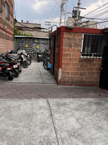 Departamento De 3 Recamaras Excelente Ubicación, Cerca Del Metro De La Línea 2