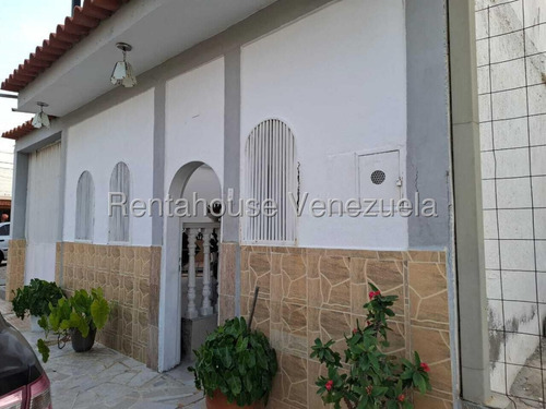Casa De Dos Plantas En Venta En Via El Ujano Barquisimeto Lara Rc
