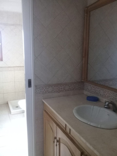 Imagen 9 de 28 de Importante Chalet De 6 Ambientes Sobre Doble Lote