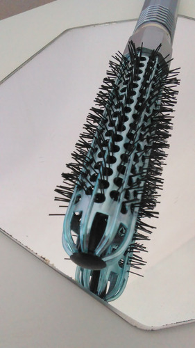 Cepillo Térmico Metálico Secar Cabello Marca Blason Antifriz