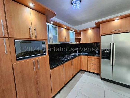 Amplio Apartamento Amoblado En Venta, Urb. Los Caobos, Maracay, Planta Electrica Y Pozo, 25-15272 Mv