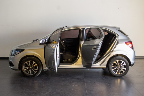 Imagen 18 de 19 de Chevrolet Onix 1.4 Ltz Mt 98cv 2015 Onv