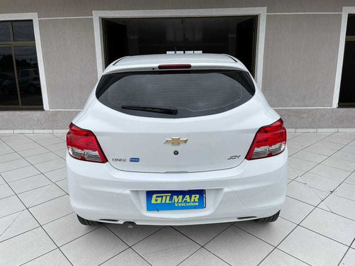 Imagem 6 de 14 de Chevrolet Onix 1.0 Mt Joy 2018