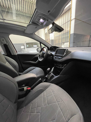 Peugeot 208 2013 1.6 Feline