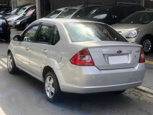 Imagem 6 de 12 de Ford Fiesta Sedan 2008 1.6 First Flex 4p